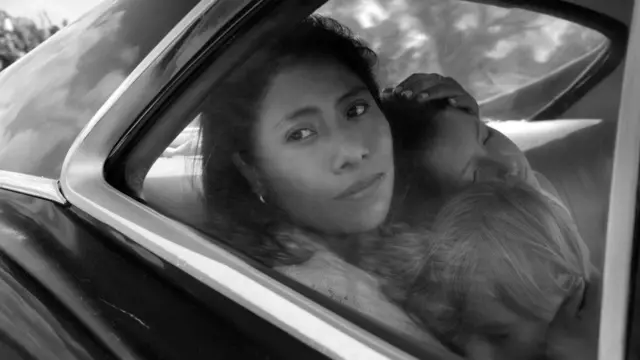 Yalitza Aparicio en una escena de la película Roma.