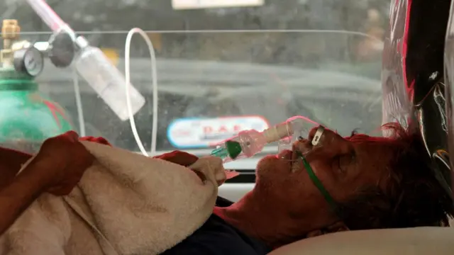 कोरोना, एंबुलेंस