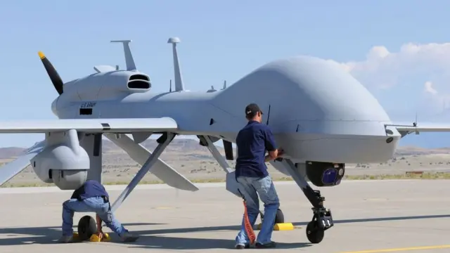 Drone quân sự MQ-1C Gray Eagle