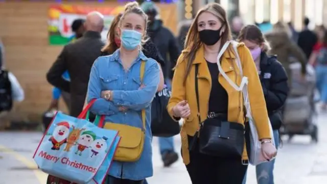 به گفته پروفسور رابرت وست محدودیت های فعلی برای مقابله با همه گیری کرونا کافی نیست
