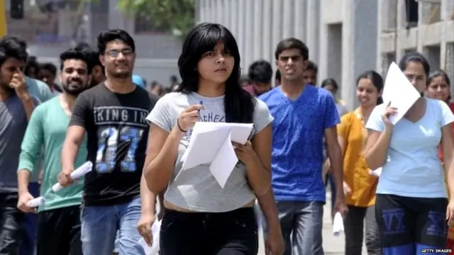 छात्र-छात्राएं