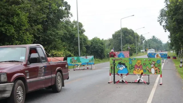 Kartun di pos tentara