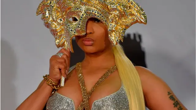 Nicki Minaj Tweet Say Grammys Ken Ehrlich Bully Her She Don Keep