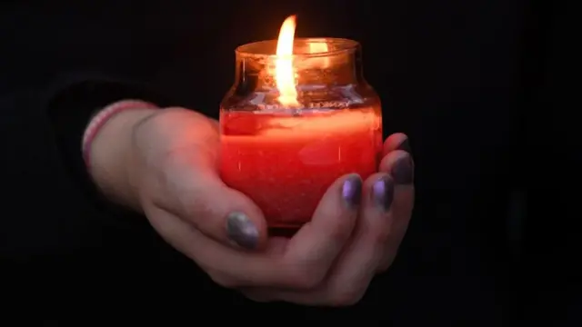 Vigilia en homenaje a víctimas de acoso