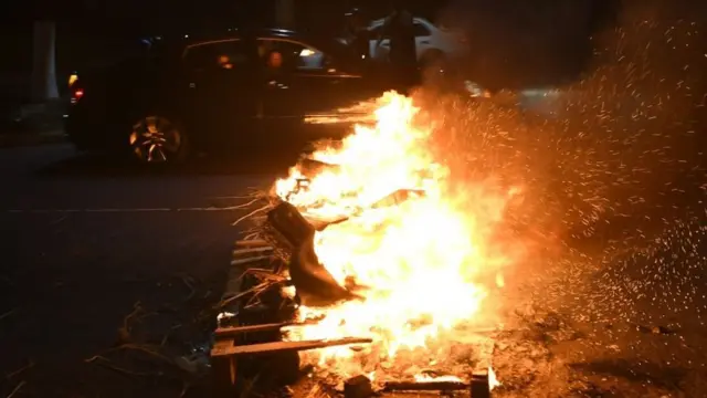 Barricada prendida en fuego