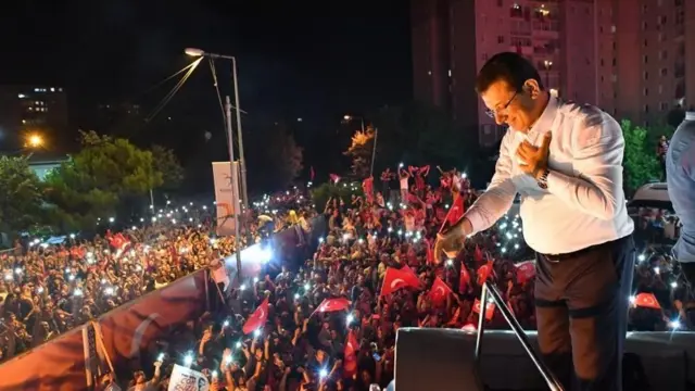 آقای امام اوغلو تا سال پیش شهردار نه چندان سرشناس یکی از مناطق استانبول بود