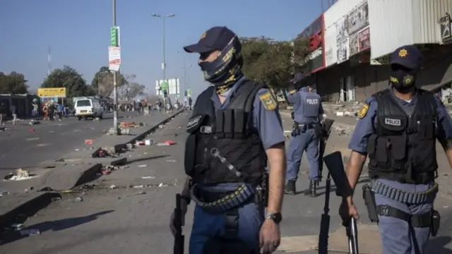 దక్షిణాఫ్రికాలో అల్లర్లు