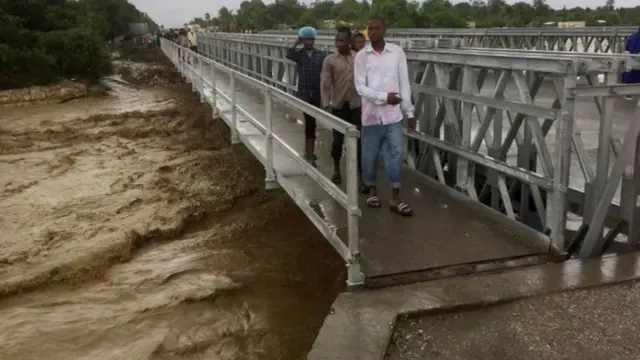 Maji yakitiririka Port-au-Prince