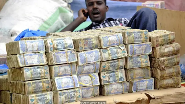 Shilingiin Somaalilaand kuma sagal dolaara Amerikaa tokkotti sharafama