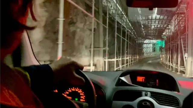 Depuis des décennies, les scientifiques s'interrogent sur la manière d'éliminer les déchets nucléaires de haute activité. Onkalo prévoit de stocker du combustible usé hautement dangereux.