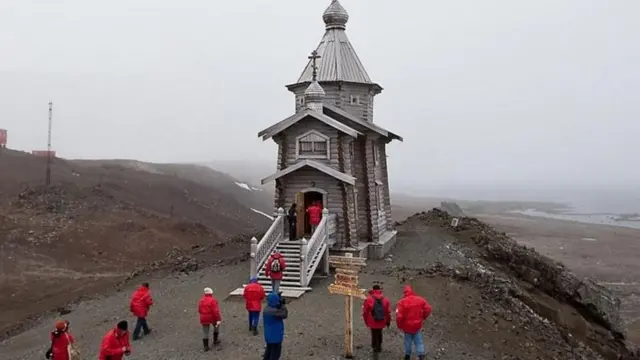 విల్లాస్ లాస్ ఎస్ట్రెలాస్‌లోని చర్చి