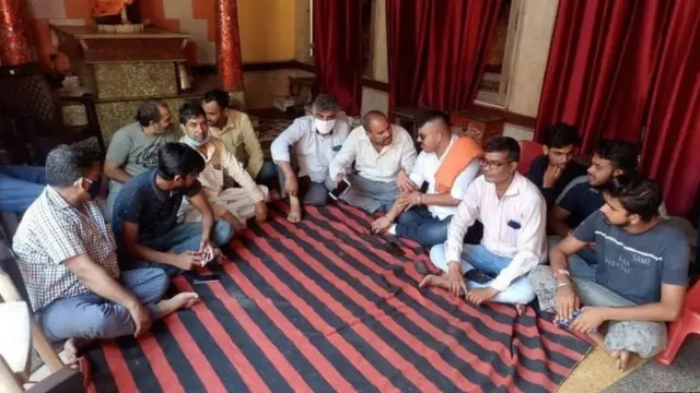 சிவன் கோயிலில் கூடும் கூட்டம்