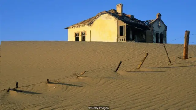 Kolmanskop town