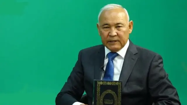 Жогорку Кеңештин депутаты, биринчи президенттин тушунда премьер-министр болуп иштеген Кубанычбек Жумалиев