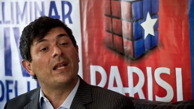 Franco Parisi durante una campaña presidencial en 2013