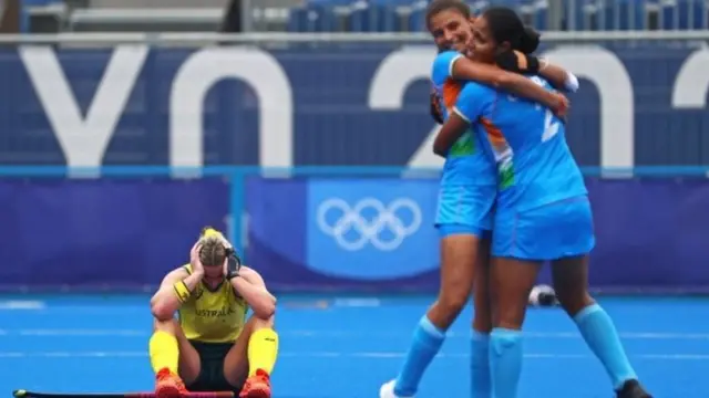 ભારતીય મહિલા હૉકી ટીમે ઑસ્ટ્રેલિયાની ટીમ વિરુદ્ધ અલગ જ રમત રમી અને આક્રમક રમત દાખવી હરીફોને પરેશાન કરીને મૅચ જીતી લીધી