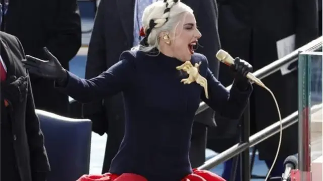 Lady Gaga alitumbuiza kwa kuimba wimbo wa taifa