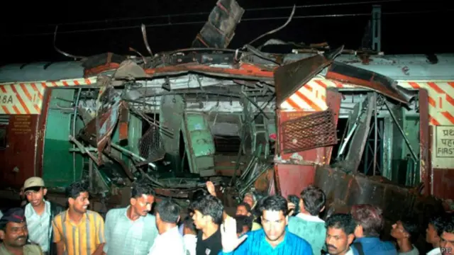 मुंबई ट्रेन धमाका