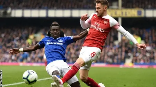 Idrissa Gueye va devenir la sixième recrue du PSG.