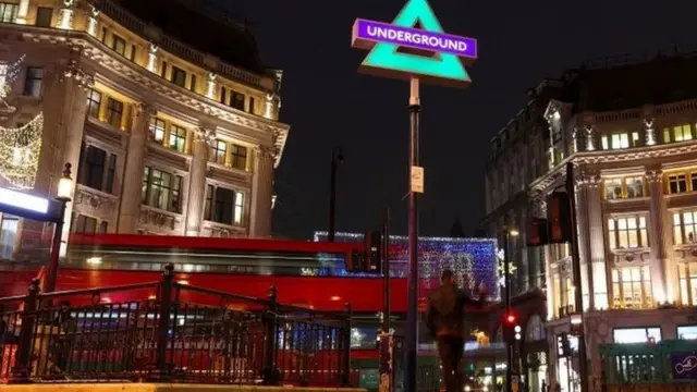 รถเมล์แดง