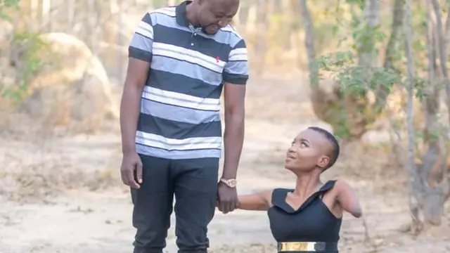 Di couple bin dey run tins online before dem gree to finally meet