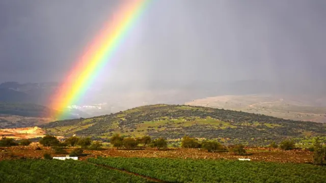 Paisaje con arcoiris.