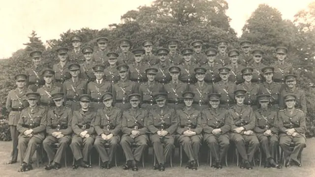 तेस्रो लहरमा बायाँबाट सातौँ र आठौँ स्थानमा एडी र र्‍याम