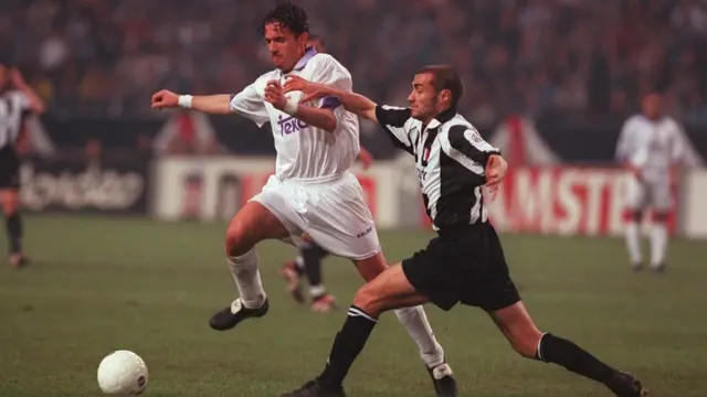 Mijatović u meču finala Lige šampiona protiv Juventusa 1998.