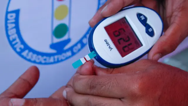 ডায়াবেটিস পরিমাপক যন্ত্র