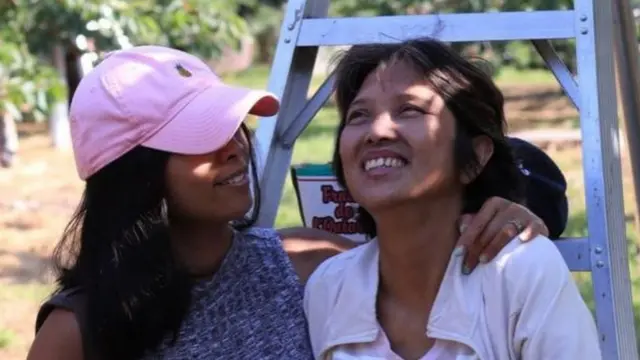 Mara Soriano: Celebs seek stolen teddy with dying mum's last message