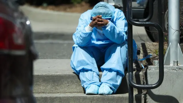 yorgun sağlık çalışanı