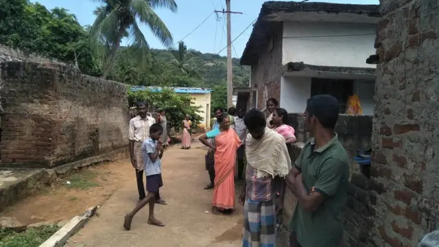 మొండిపాలెం