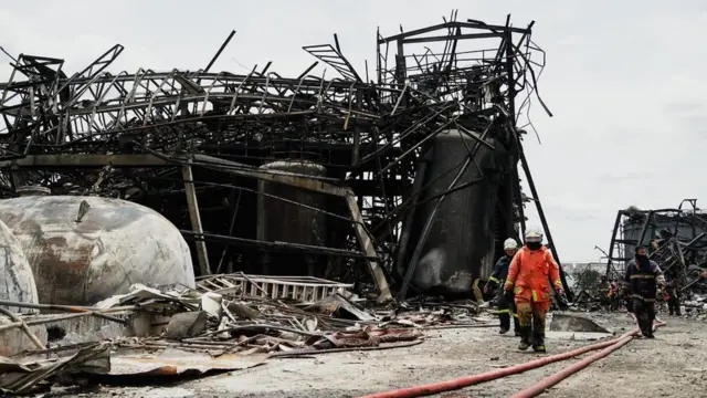 โรงงานที่ถูกไฟไหม้