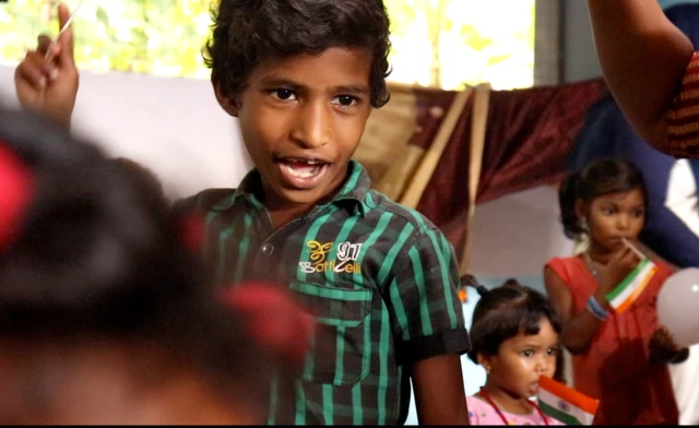 కేరళ సహాయ శిబిరాల్లో పిల్లలు