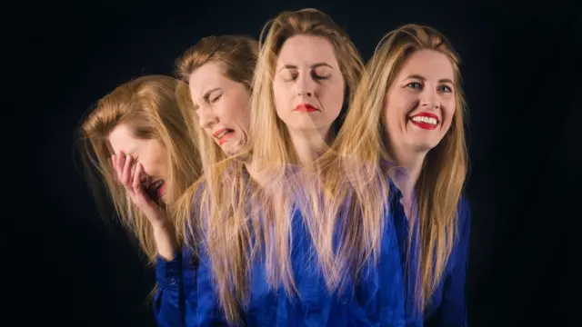 Mujer atravesando distintos estados de ánimo.