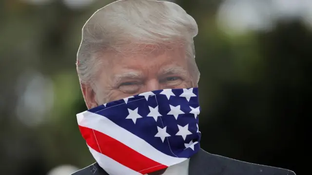 Poster kardus Donald Trump