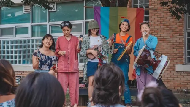 오른쪽부터 칩코, 상글, 꼬리