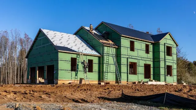 تقول رومسون إن منزل أحلامها ساهم في تشييده أكثر من مليوني شخص على موقع إنستغرام