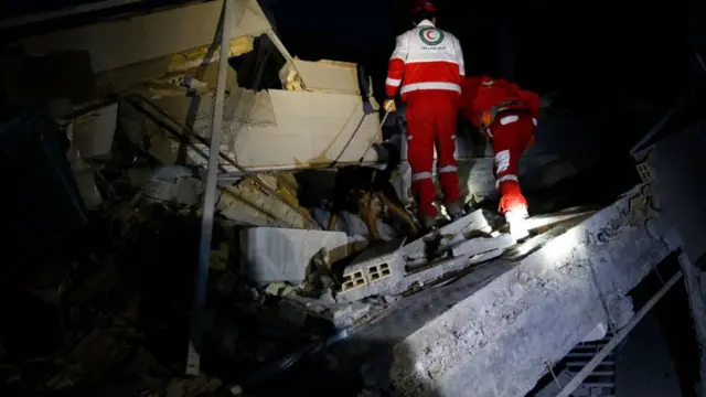 இந்த நிலநடுக்கம் 7.3 என்ற அளவில் பதிவாகி உள்ளது.