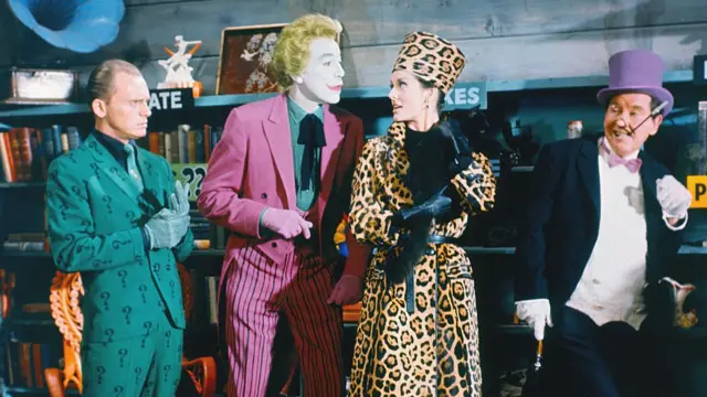 Villanos de la serie de TV Batman: El Acertijo, El Guasón, Gatúbela y el Pingüino