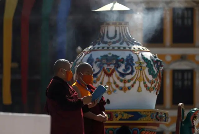 नौ वर्षअघि गरिएको जनगणनामा नेपालमा बौद्ध धर्मालम्बीहरू जनसङ्ख्या नौ प्रतिशत देखिन्छ।