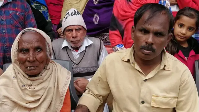 ਗ਼ੁਲਾਮ ਫ਼ਰੀਦ ਆਪਣੀ ਮਾਤਾ ਨਾਲ