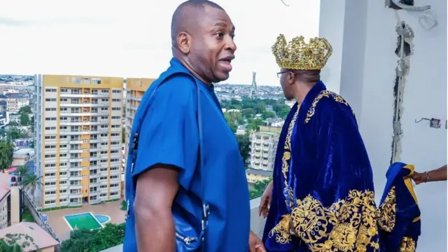 Femi Osibona ati Oluwo lori ile to da wo naa ni ọsẹ mẹta saaju ki ile to wo