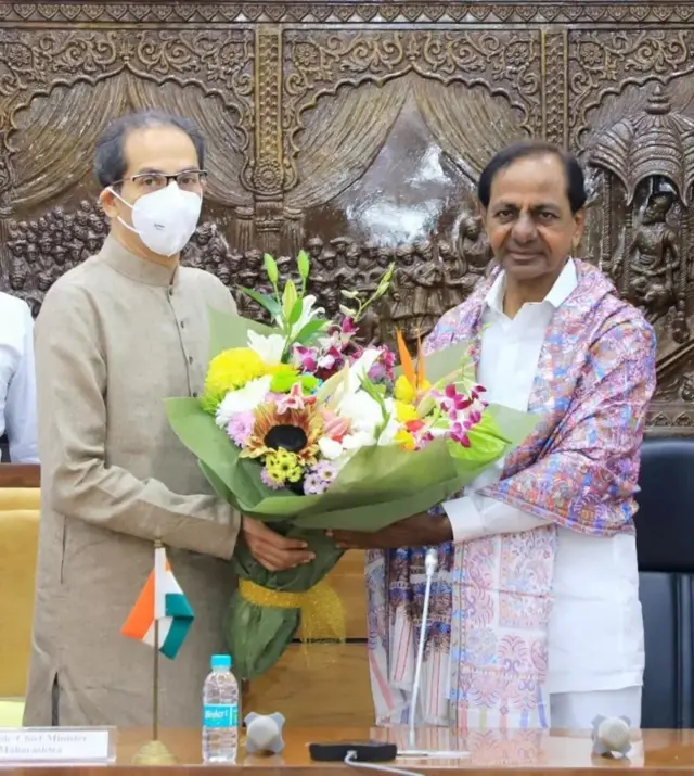 మహారాష్ట్ర సీఎం ఉద్దవ్ ఠాక్రేతో కేసీఆర్