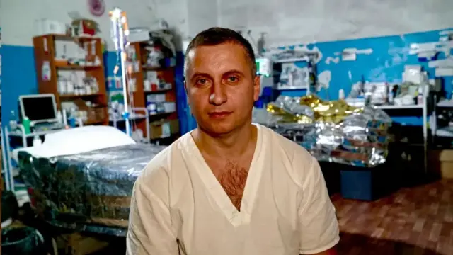 휴가에서 돌아온 외과의사 유리이는 "아이들을 다시 볼 수 있어 즐거웠다"고 말했다