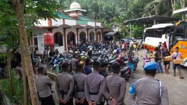 Aparat dikerahkan ke Desa Wadas.