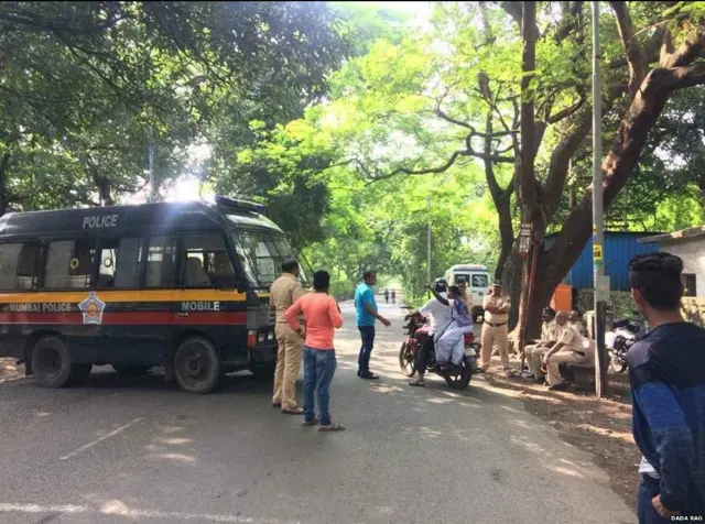 आरेमध्ये जमावबंदी लागू करण्यात आली आहे.