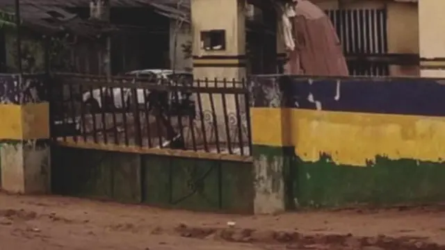 Ọkụ gbara ụlọọrụ ndị uweojii n'Amandugba