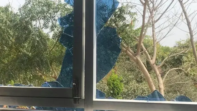 ઘરનો તૂટેલો કાચ