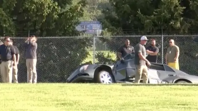 Cezaevinden kaçırdığı mahkumla birlikte kayıplara karışan gardiyanın hendekteki aracı